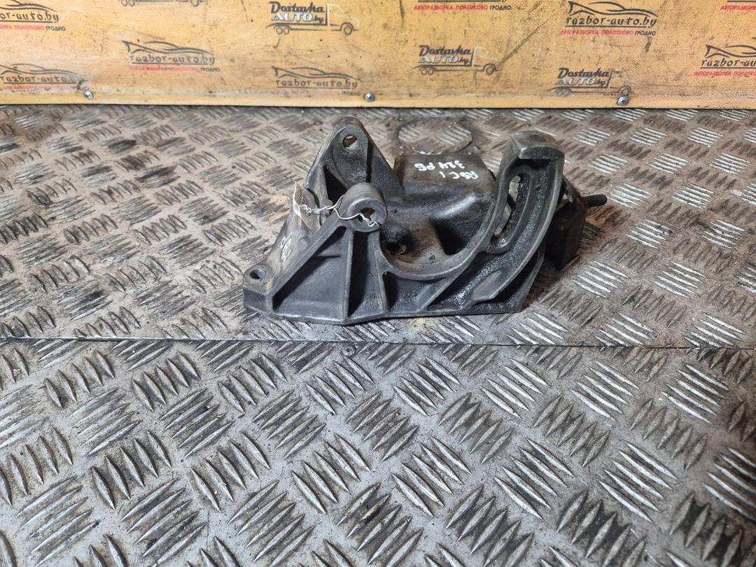 Кронштейн генератора YQB31Q Renault Scenic - Фото 2