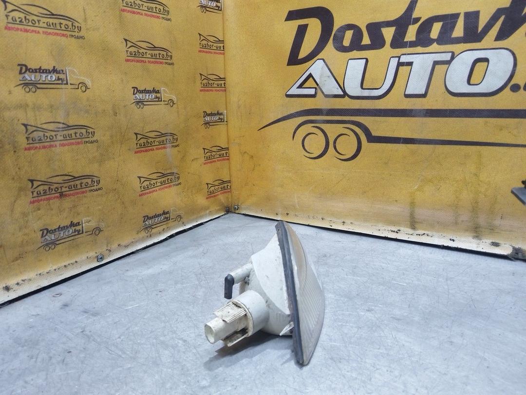 Поворотник правый 54J8W7 Mitsubishi Carisma купить на авторазборке