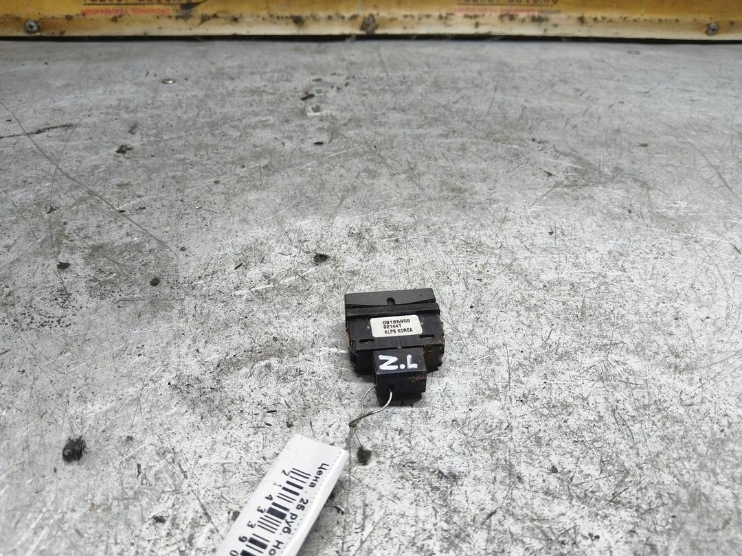 Кнопка стеклоподъемника заднего левого CMUULT Opel Vectra купить с доставкой