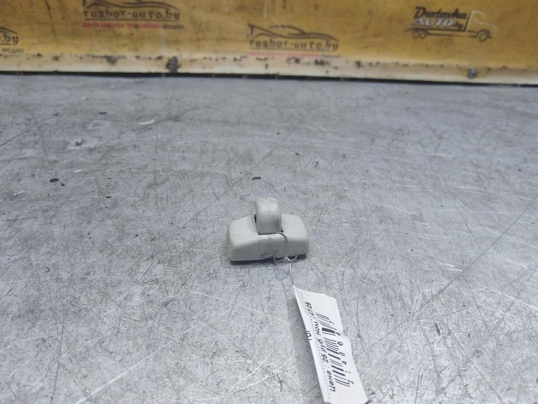 Крепление (крючок) солнцезащитного козырька BQKY89 Volkswagen Passat купить