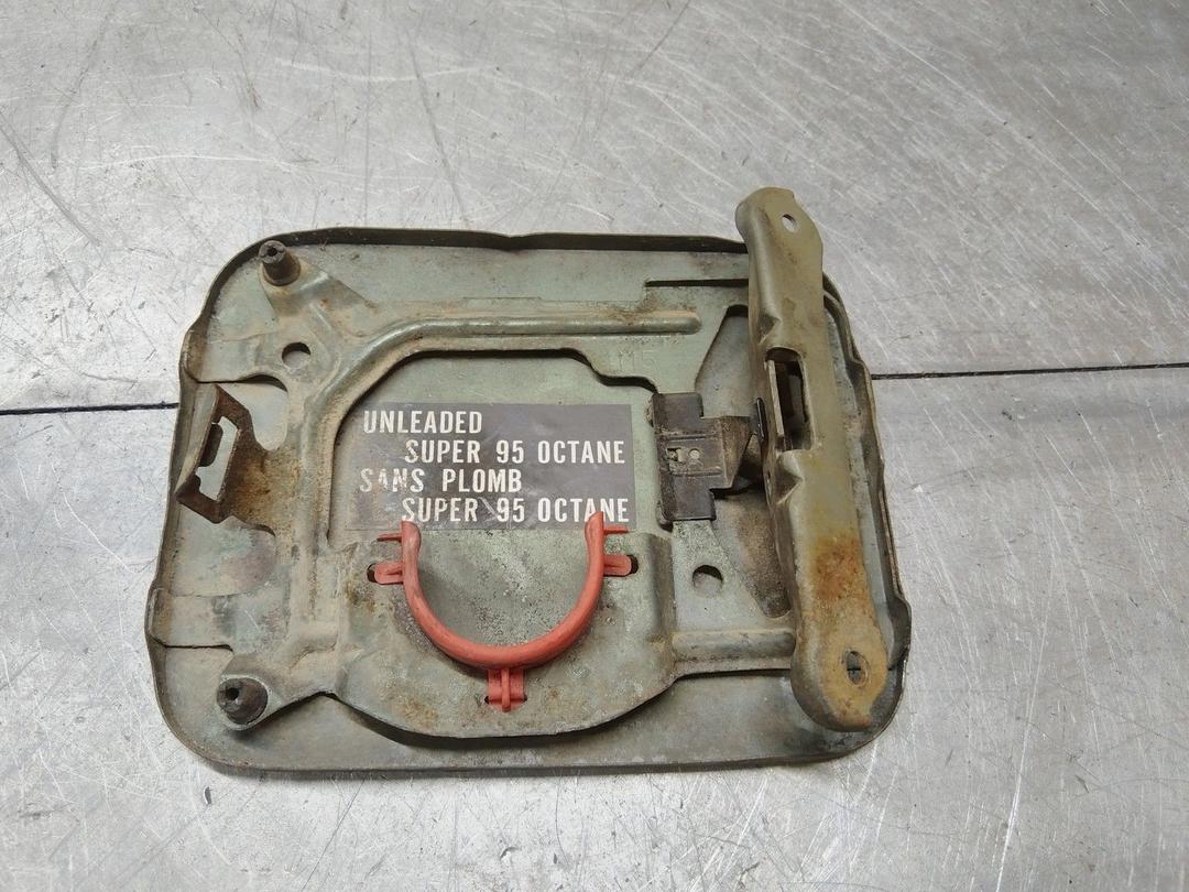 Лючок топливного бака LM0F0H Nissan Almera - Фото 2