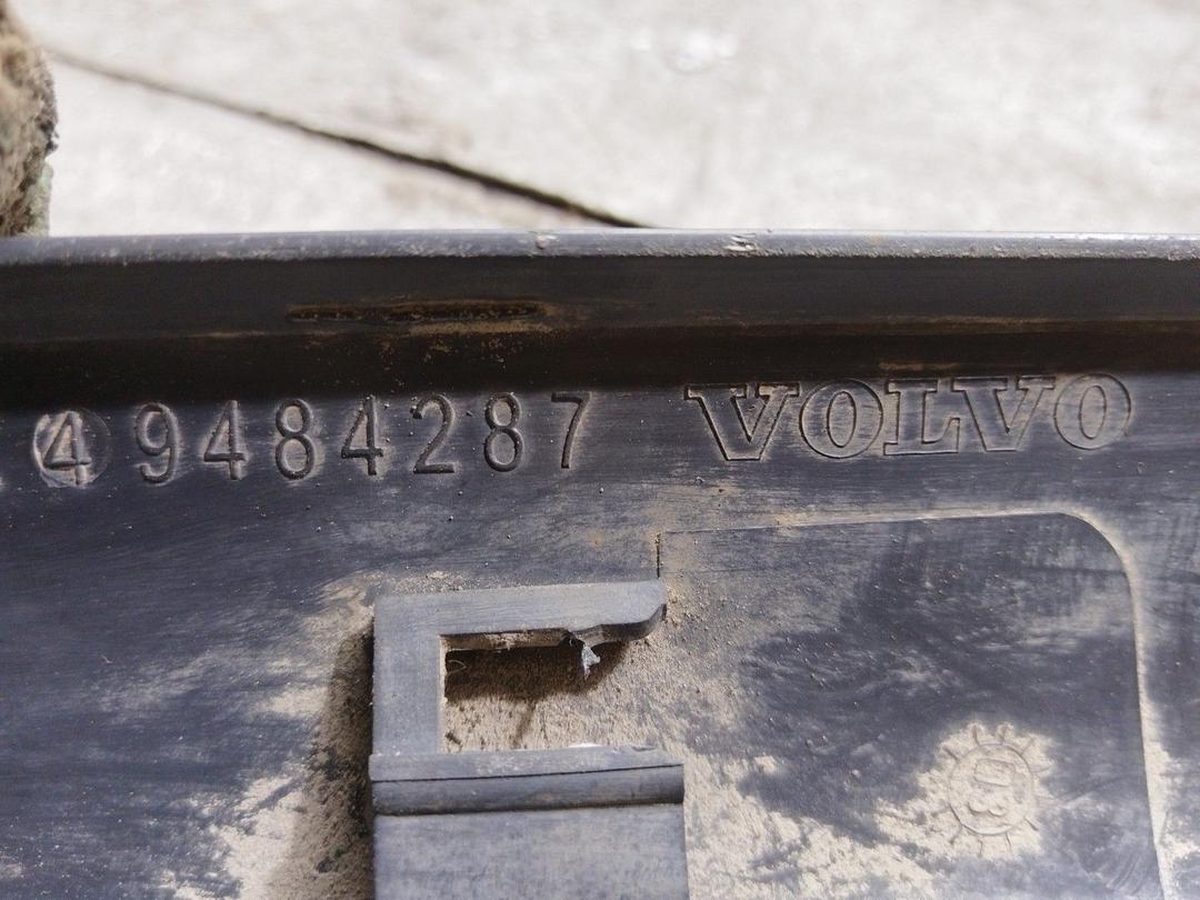 Молдинг двери задней правой GXR2MH Volvo S60 купить в магазине запчастей бу