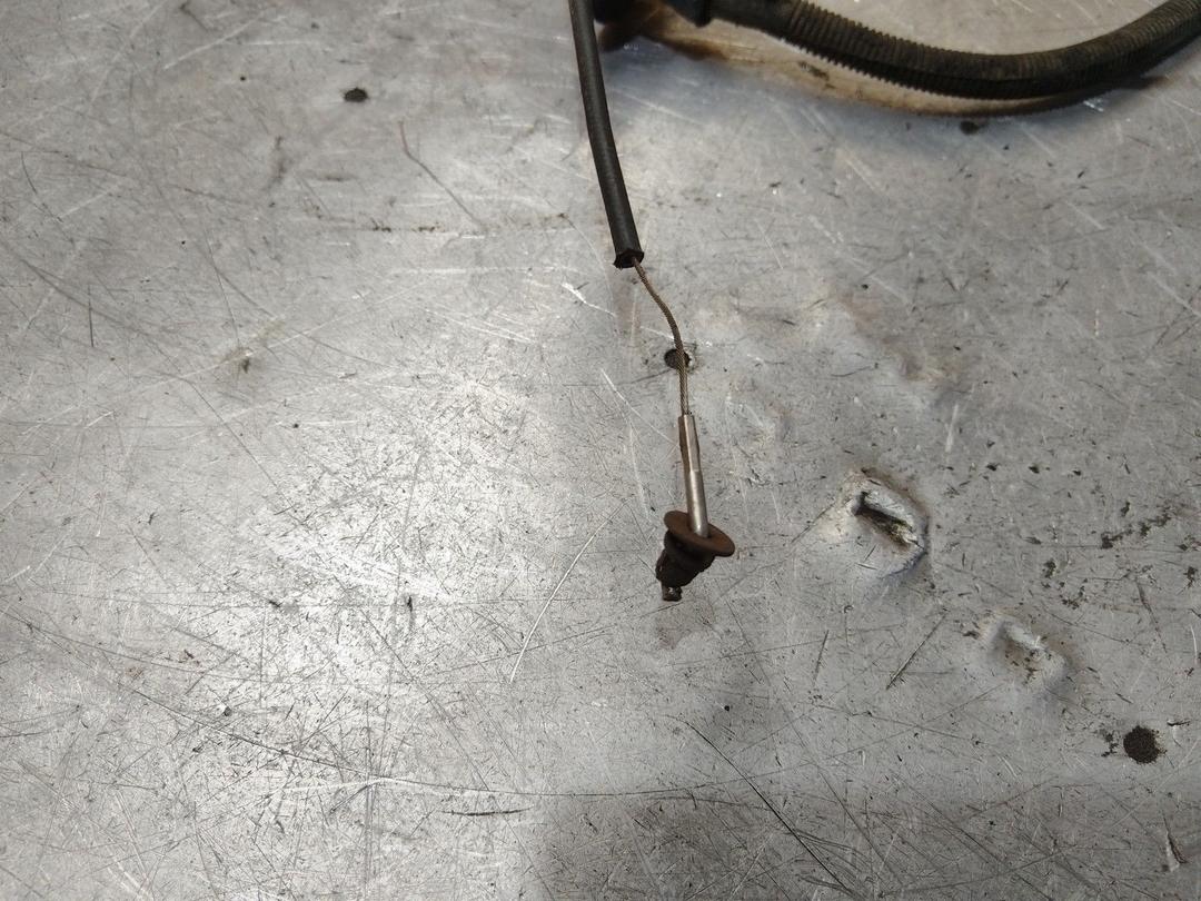 Трос капота E9R1T7 Citroen C5 - Фото 2