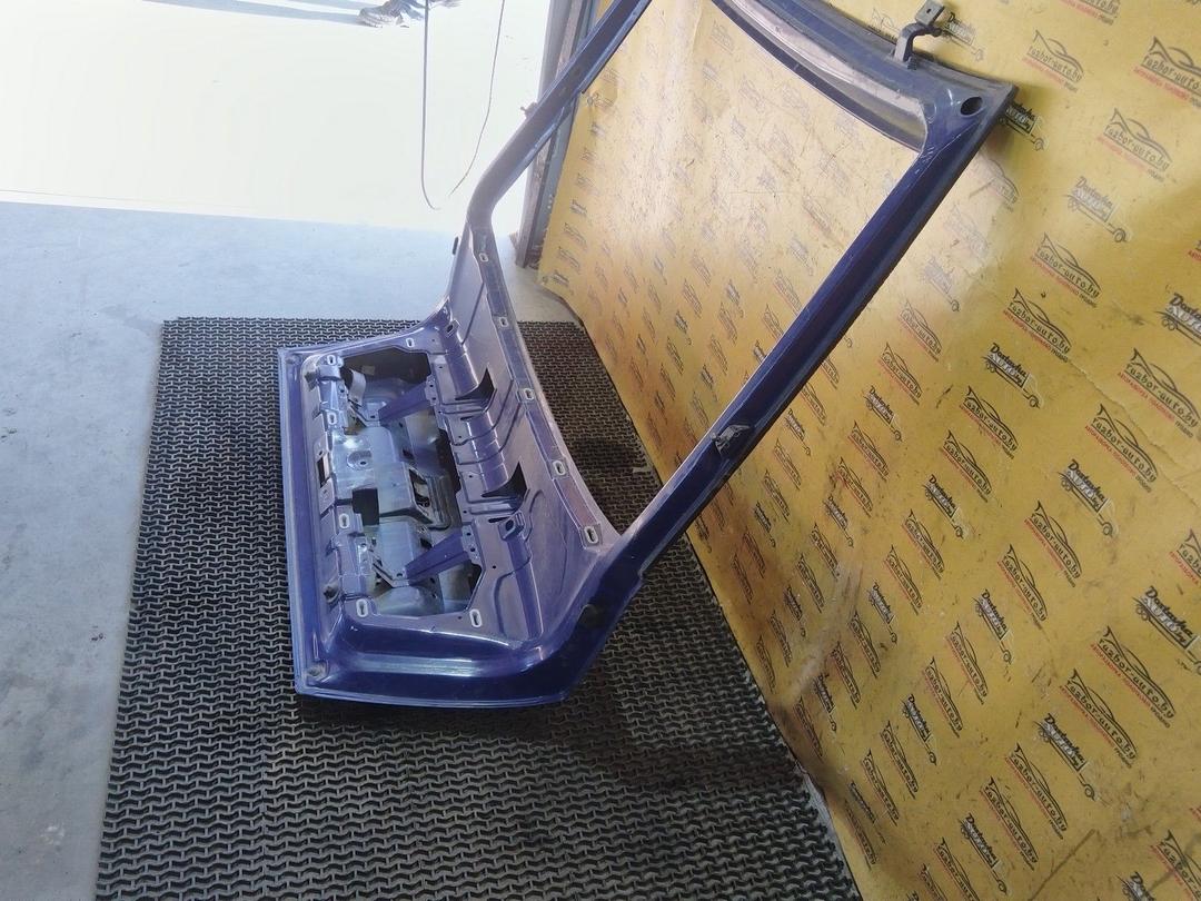 Крышка багажника (дверь 3-5) KB7HFX Skoda Octavia купить с доставкой. Огромный выбор запчастей и марок авто. У нас есть практически все.