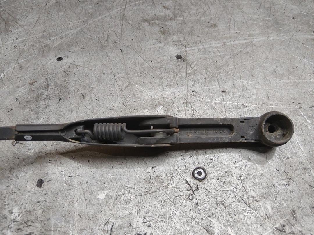 Щеткодержатель задний ZID8LL Mazda 323 купить с доставкой