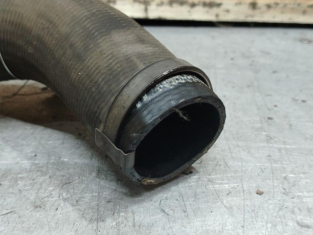 Патрубок интеркулера D28G43 Volvo V50 - Фото 3