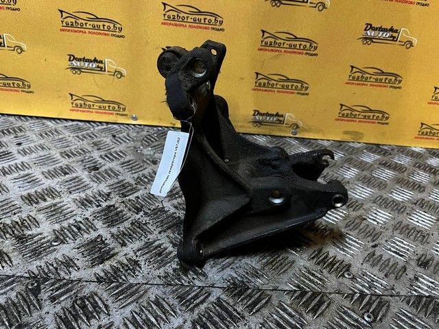 Кронштейн генератора V57J8Z Peugeot 306 - Фото 1