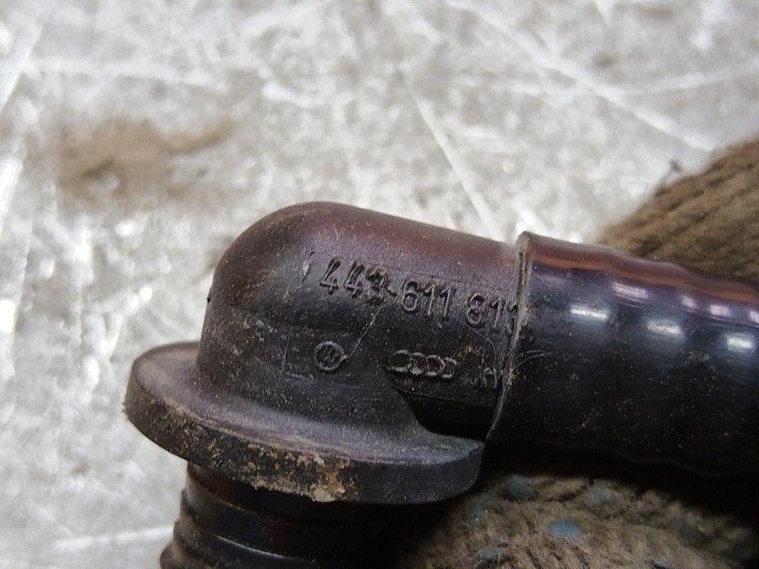 Трубка вакуумная S8V779 Volkswagen Passat - Фото 4