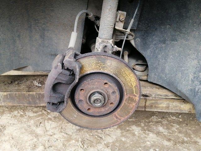 Кулак поворотный левый 4UQHIY Peugeot 307