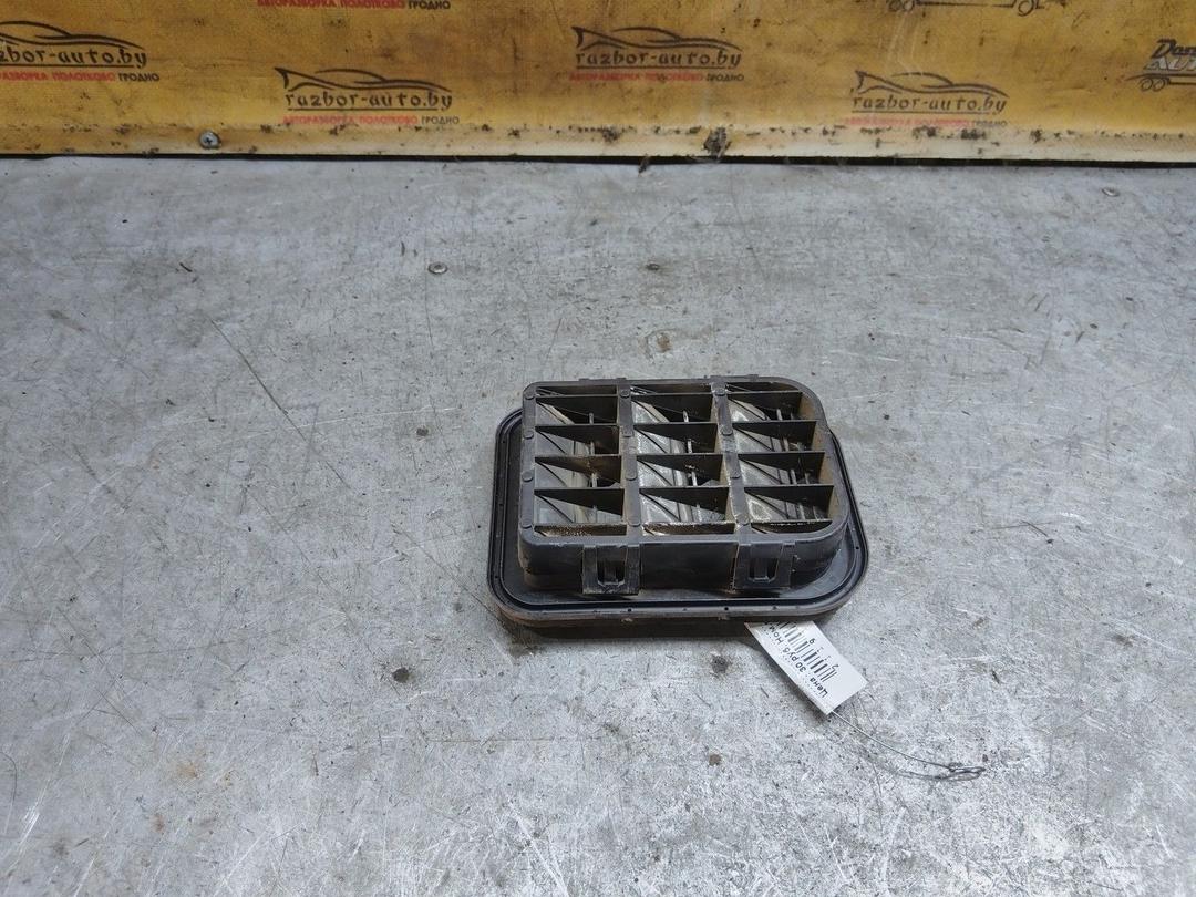 Решетка вентиляции кузова L5Y0PA Seat Toledo купить в магазине запчастей бу
