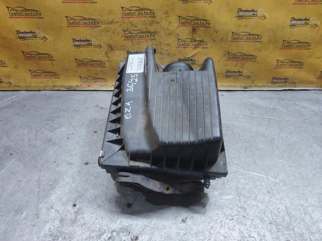 Корпус воздушного фильтра LB1OOG Opel Zafira