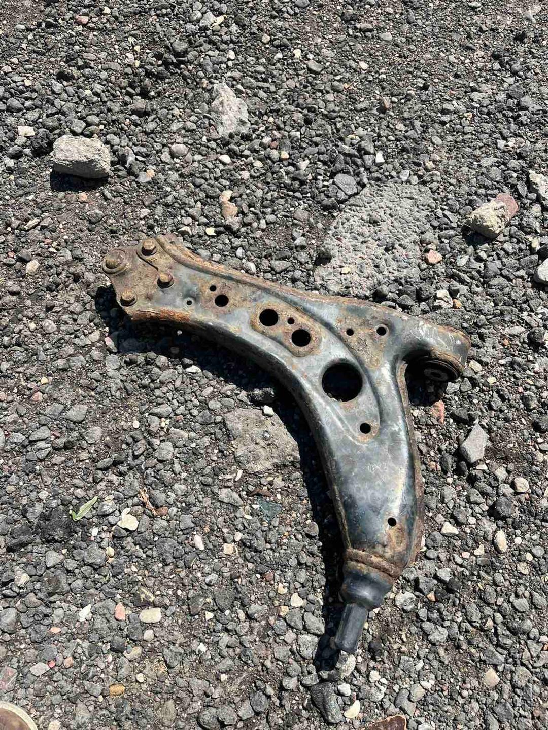 Рычаг передний правый 9EMETO Volkswagen Polo