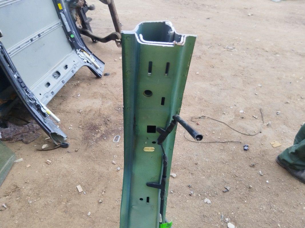 Стойка кузовная центральная правая 87B8AY Chrysler Voyager купить в магазине запчастей бу