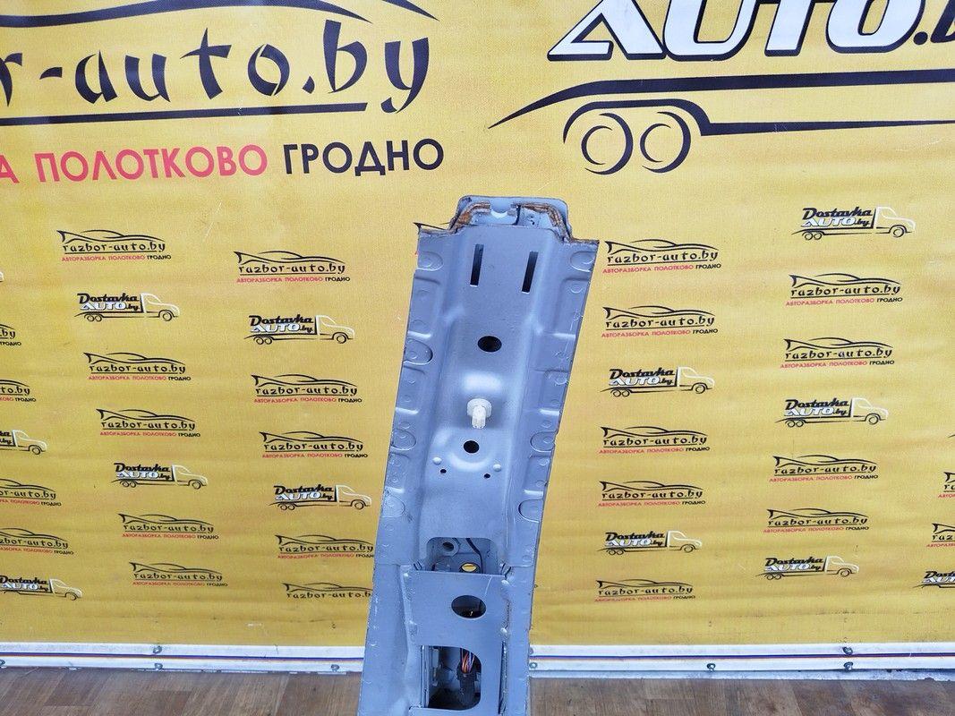 Стойка кузовная центральная правая 5PQMQ3 Volkswagen Golf undefined