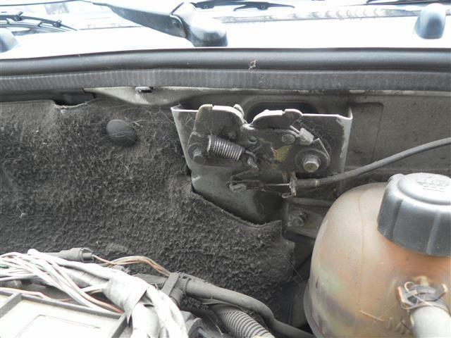 Замок капота 96AA38 Renault Kangoo