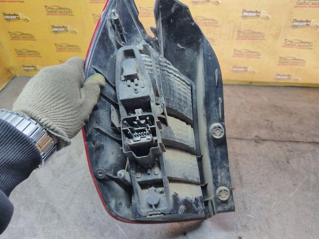 Фонарь задний правый EL4LDS Renault Grand Scenic купить с доставкой. Огромный выбор запчастей и марок авто. У нас есть практически все.