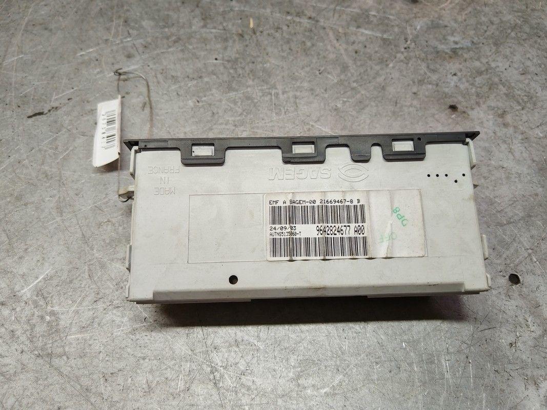 Часы MZH1LO Peugeot Partner купить на авторазборке