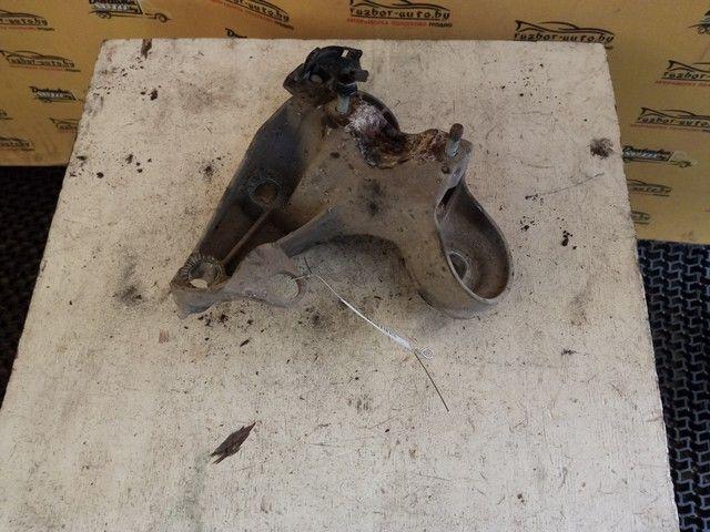 Кронштейн стабилизатора I7MNZV Volkswagen Passat - Фото 1