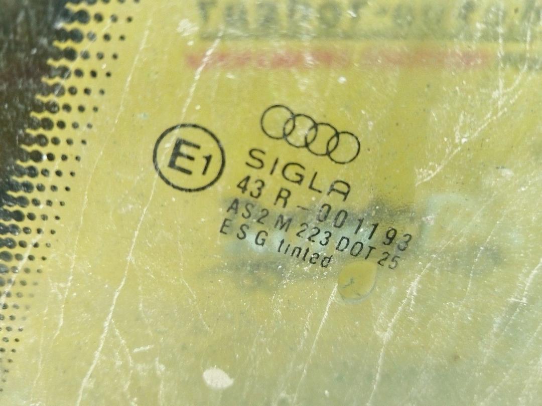 Стекло двери задней левой LZYC4R Audi 80 купить с доставкой
