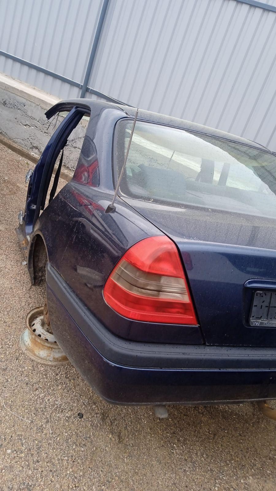 Бампер задний LC18BO Mercedes C W202