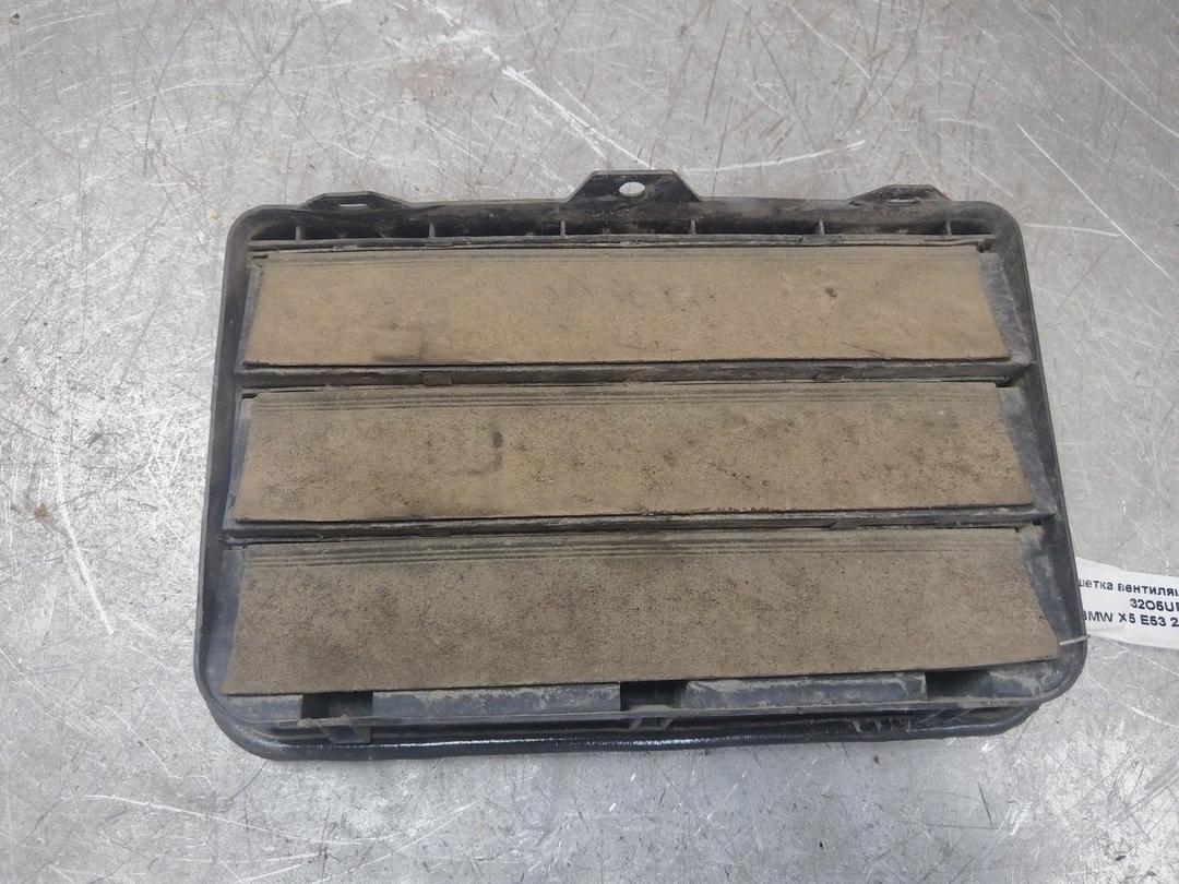 Решетка вентиляции кузова 32O5UR BMW X5 E53 купить