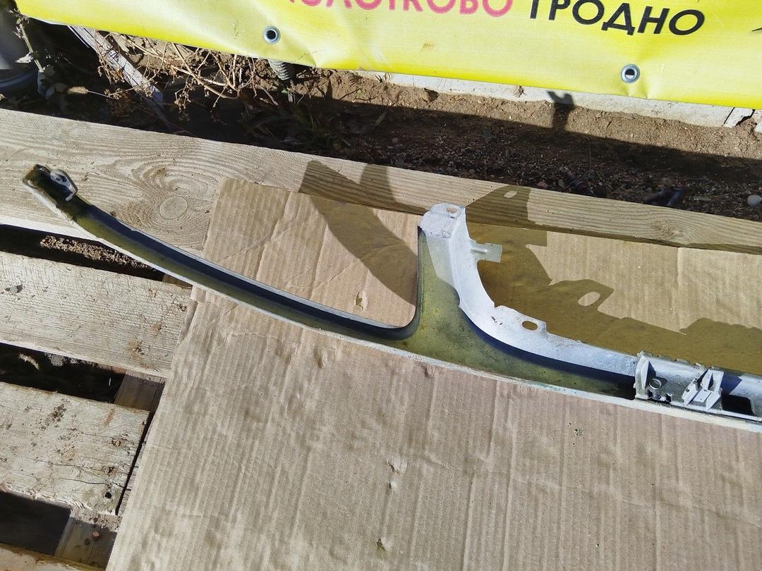 Решетка радиатора DWJ95Y Volkswagen Polo купить с доставкой