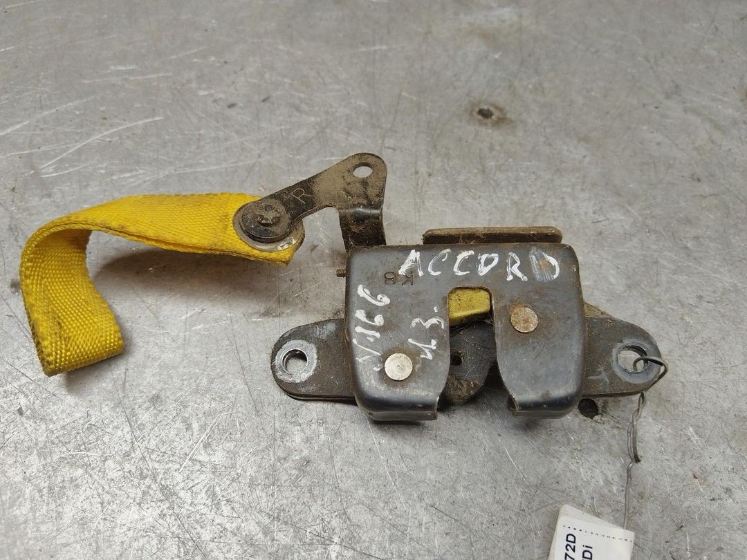 Замок спинки сиденья ZE272D Honda Accord