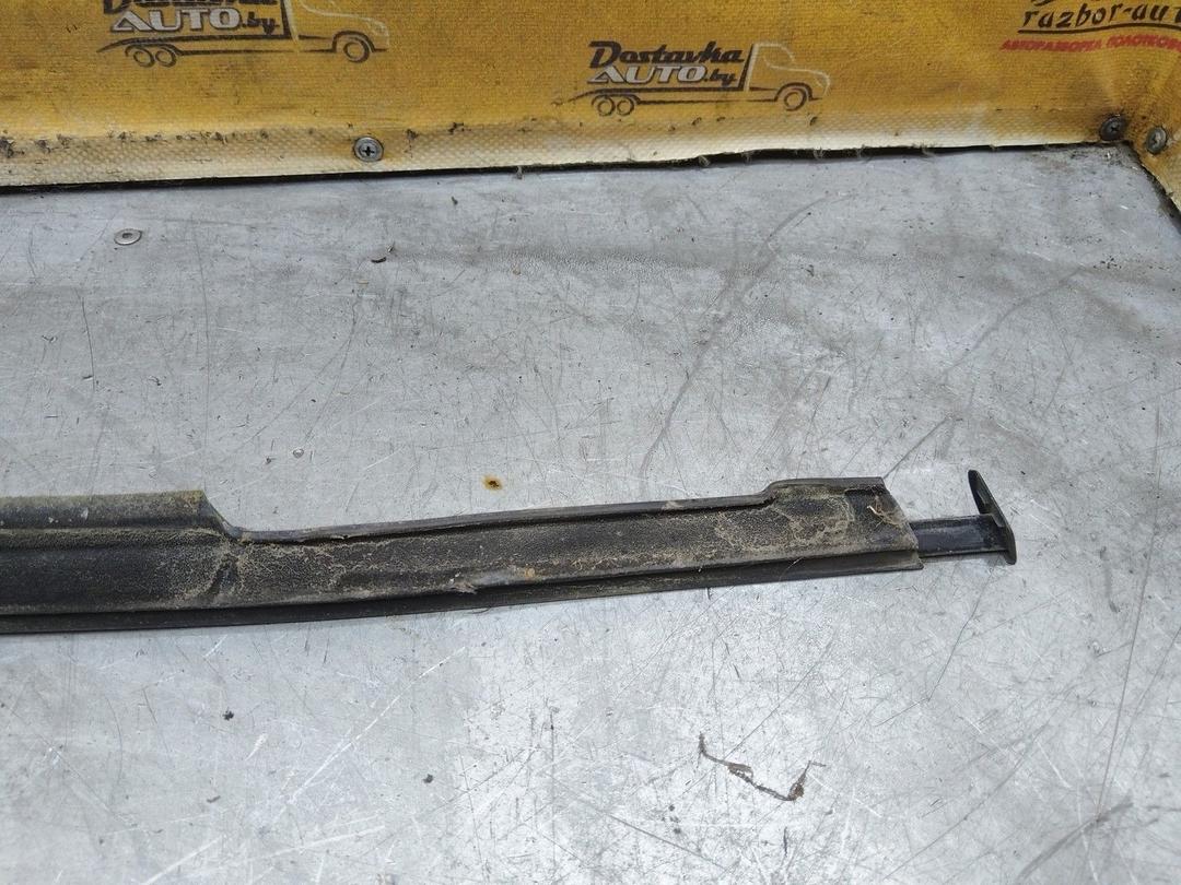 Молдинг стекла двери задней правой наружный 7J3521 Renault Laguna купить с доставкой