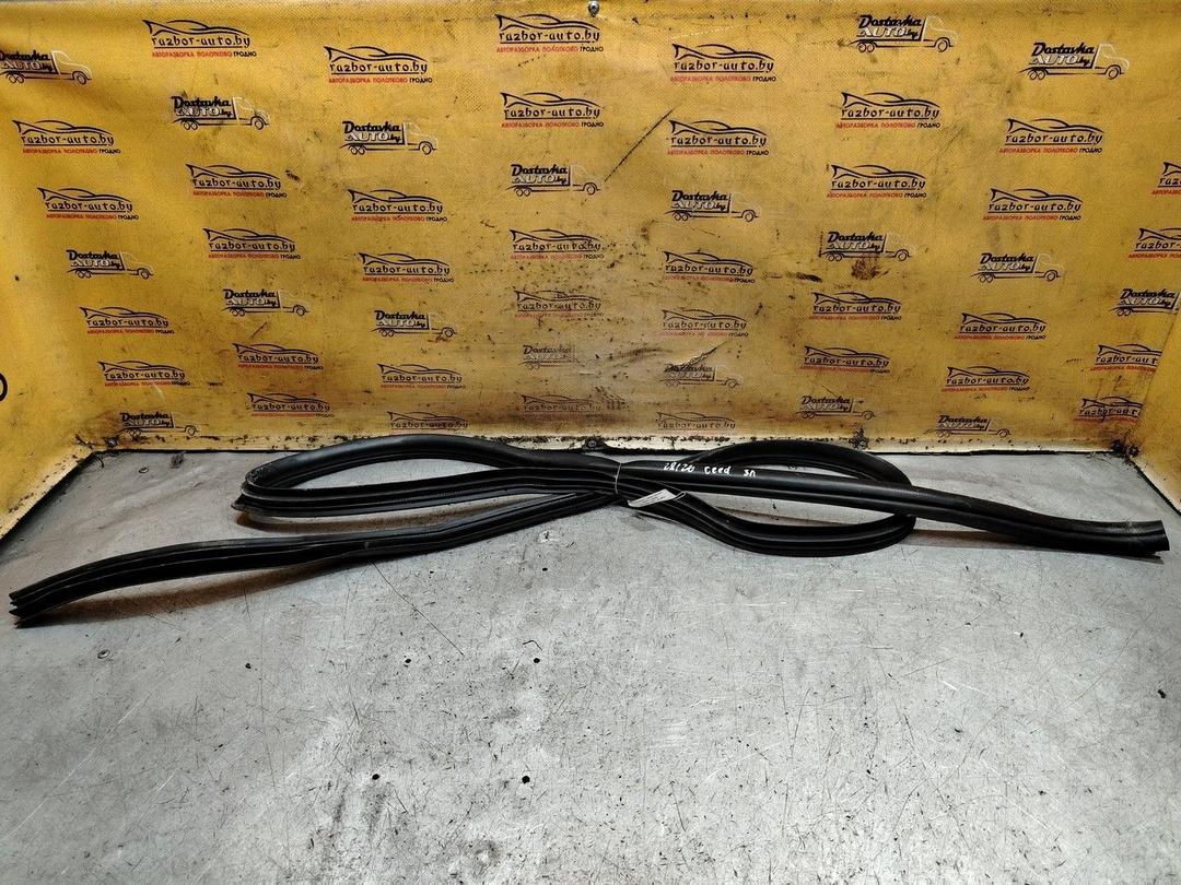 Уплотнитель двери задней левой 1U48JR Kia Ceed - Фото 4
