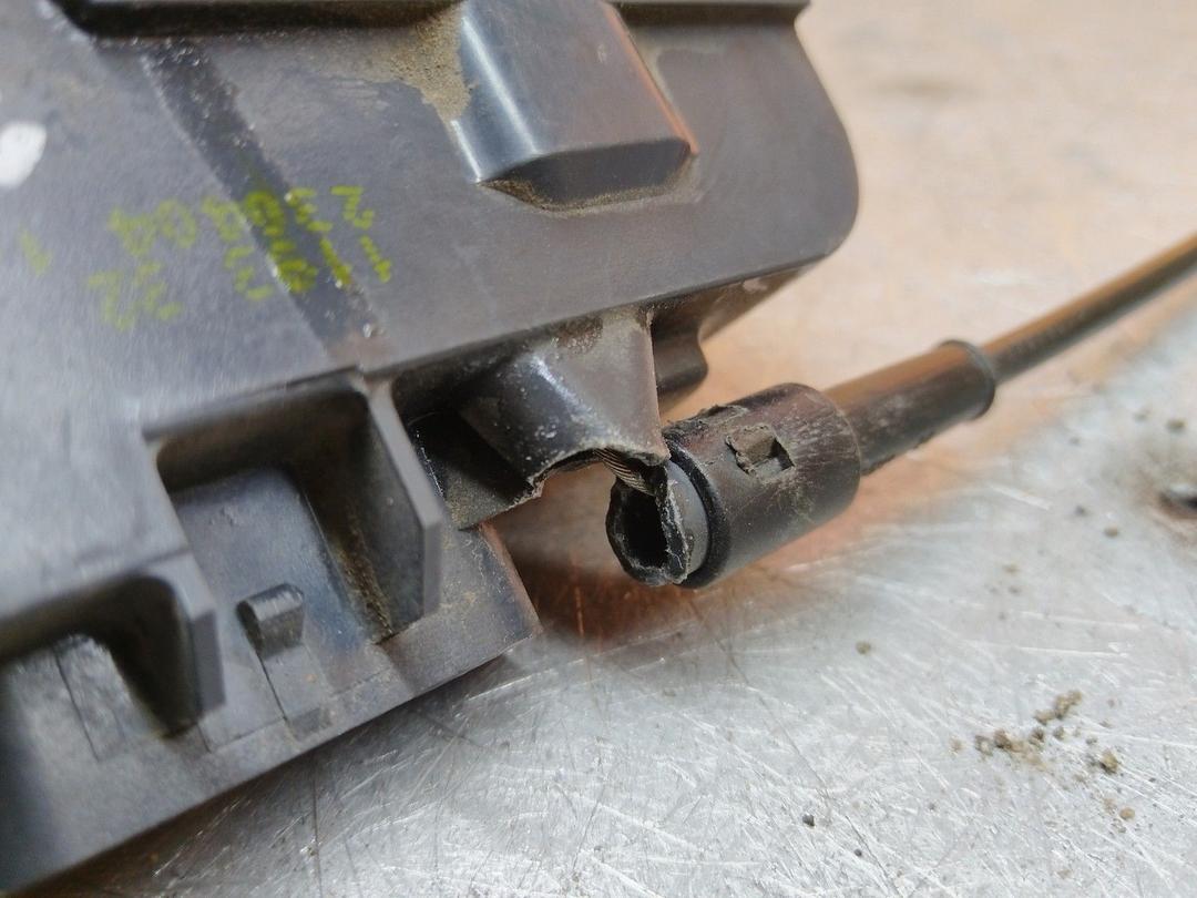 Замок двери задней правой O2J4CR Renault Grand Scenic купить в магазине запчастей бу