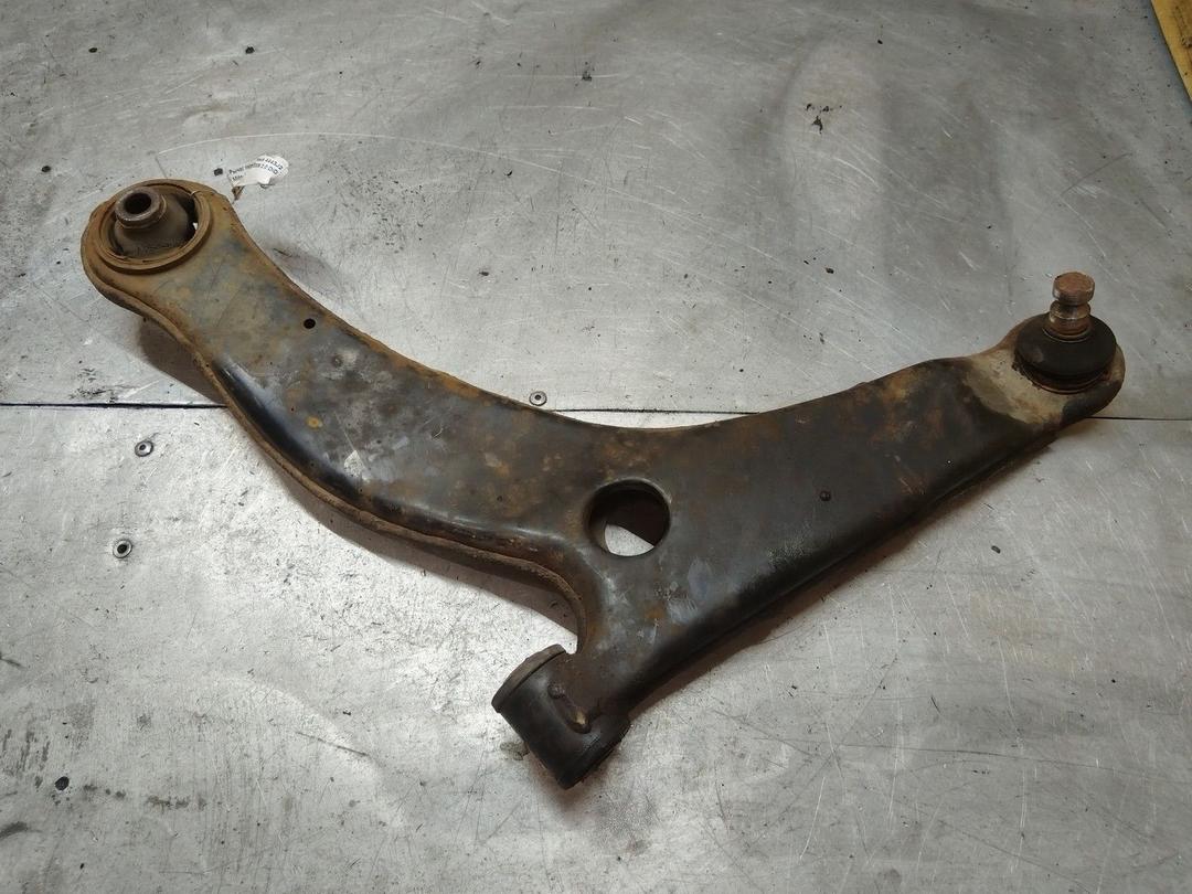 Рычаг передний левый 4443J2 Mitsubishi Grandis