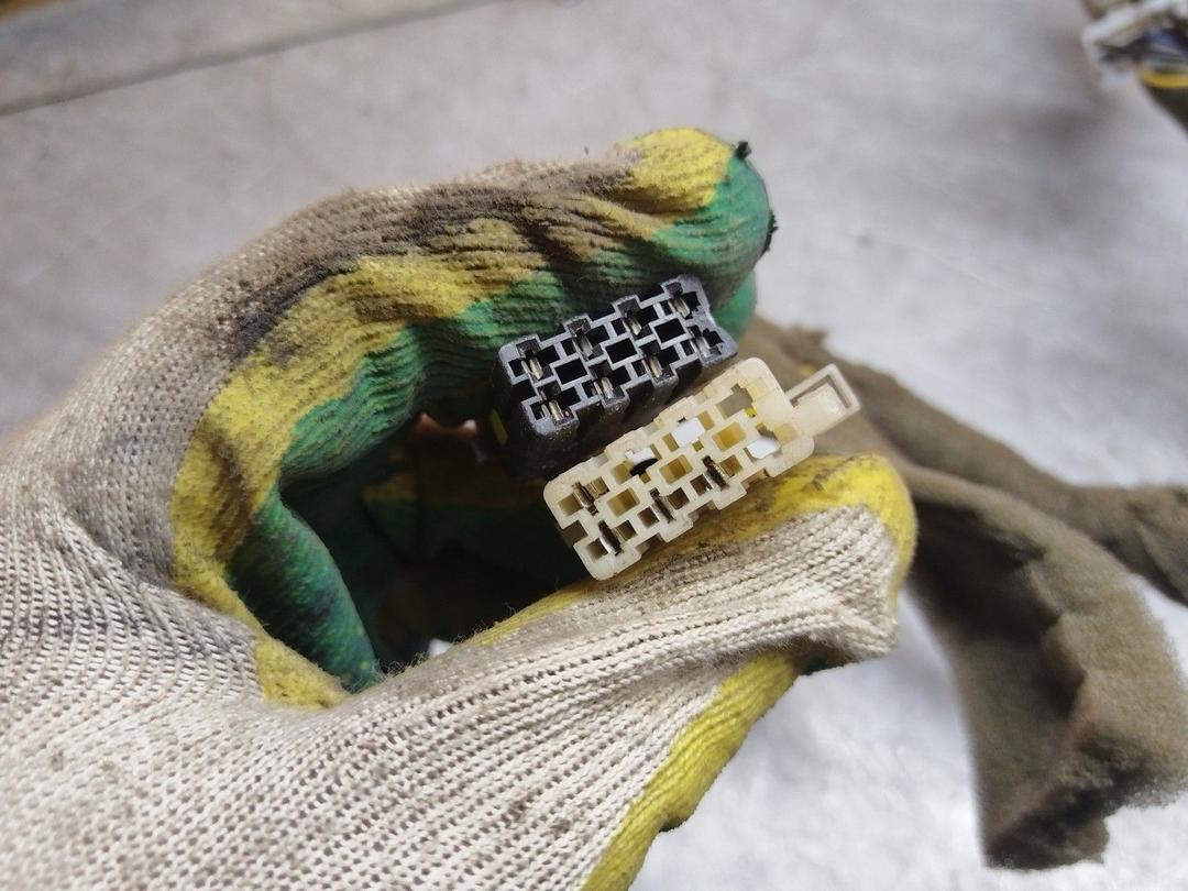 Блок предохранителей L3GQON Fiat Palio undefined