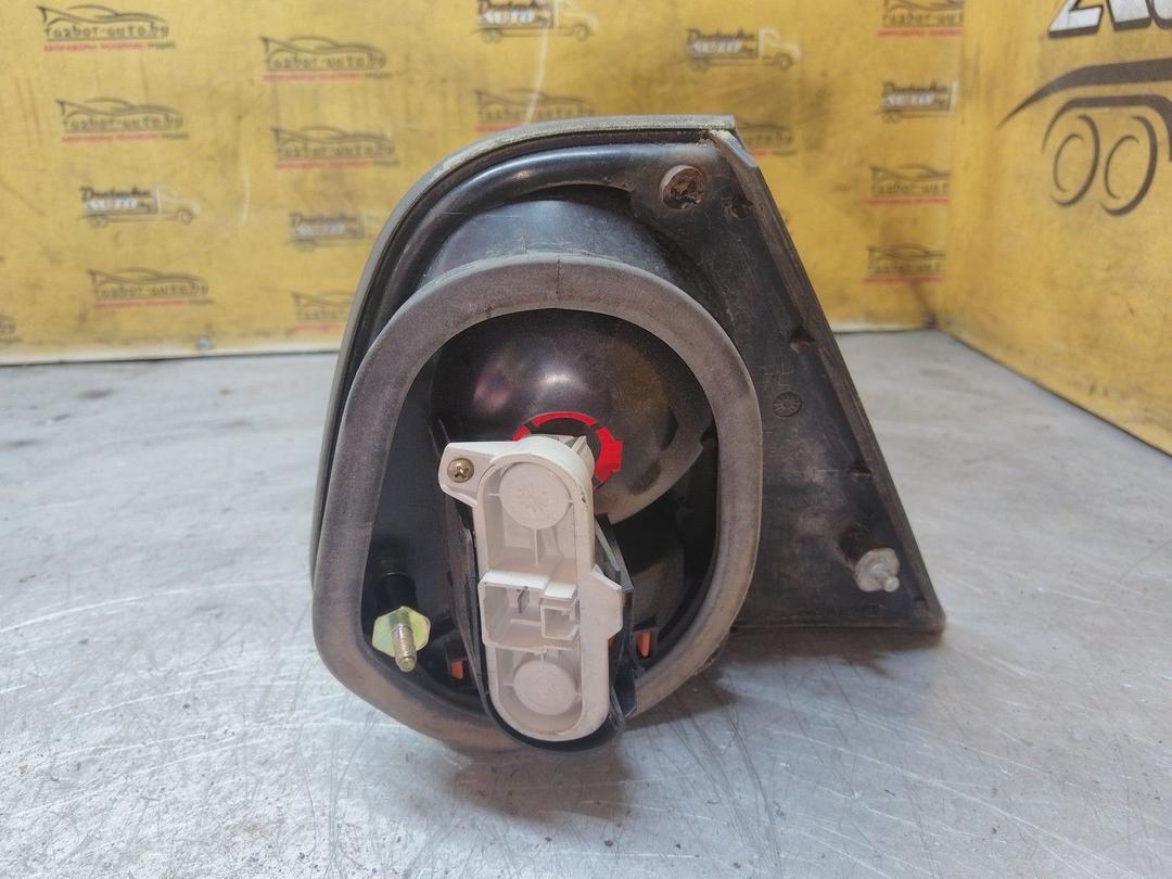 Фонарь крышки багажника правый HNAWFV Mitsubishi Carisma купить