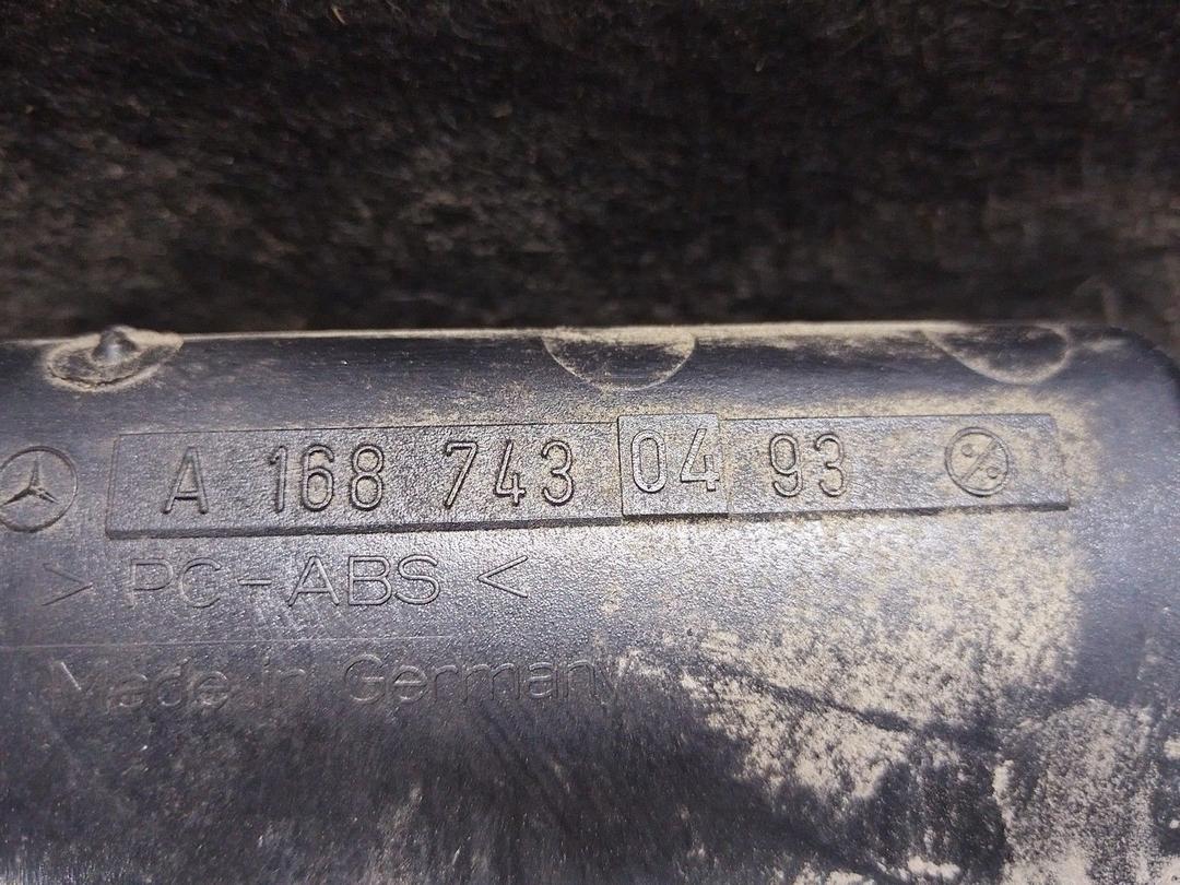 Обшивка крышки багажника 526NCR Mercedes A W168 undefined