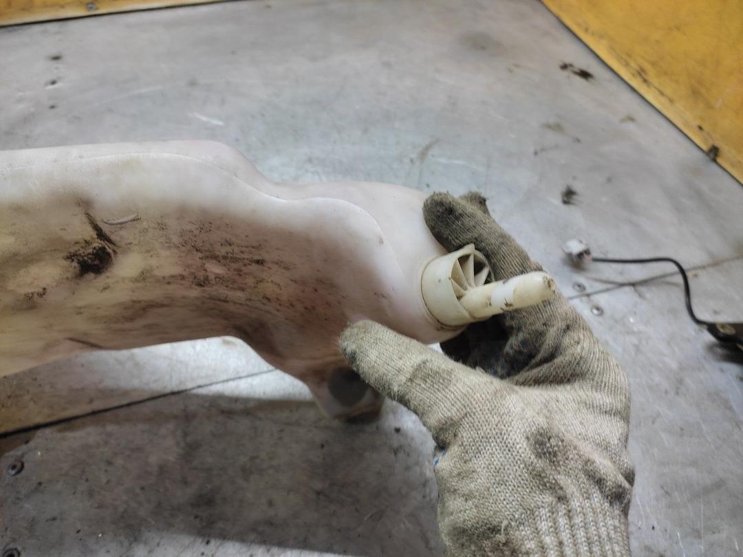 Бачок омывателя 9H5MYK Audi 80 купить