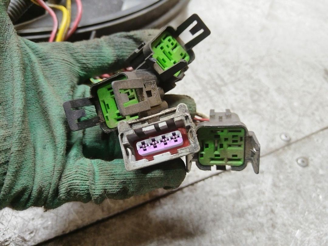 Вентилятор радиатора 9X8Y22 Citroen Xsara Picasso купить