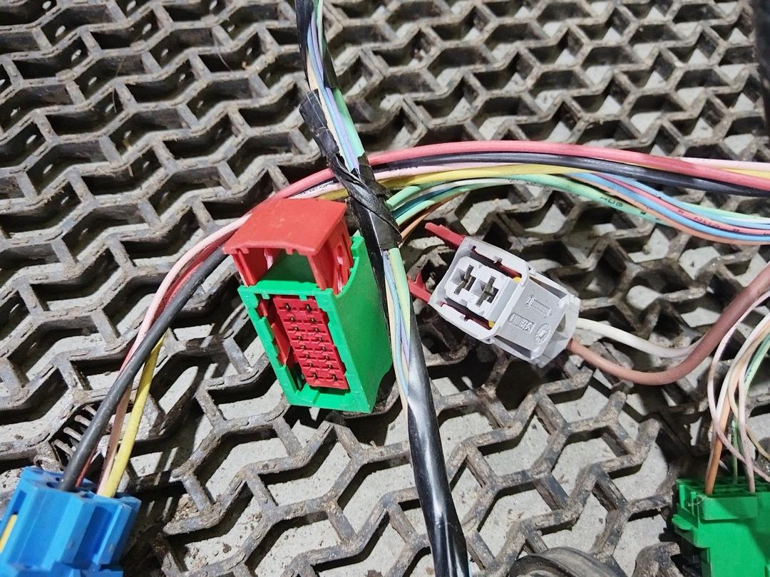 Проводка Y18XLJ Peugeot Partner undefined