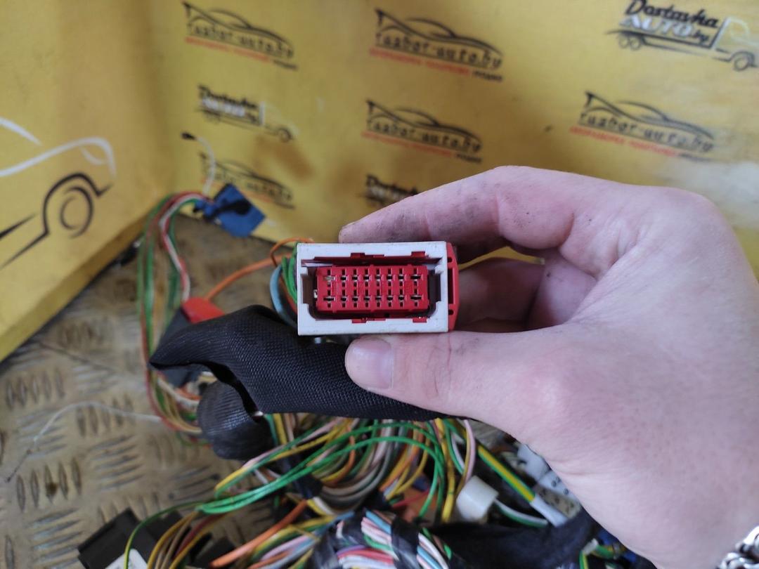 Проводка салона U4OPFT Citroen Xsara Picasso undefined