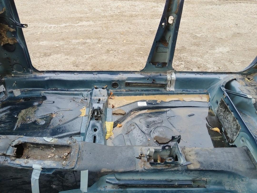 Часть кузова (вырезанный элемент) 7HWU8E Audi 100 купить с доставкой