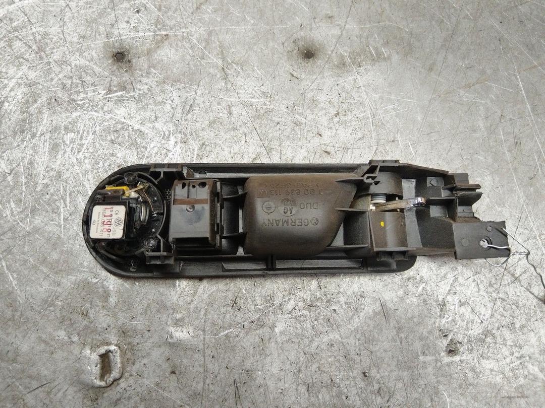 Ручка внутренняя задняя левая NQ4PB5 Volkswagen Passat купить