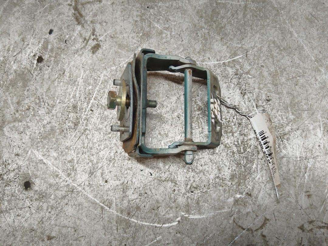 Петля крышки багажника IQ2FW4 Ford Tourneo Connect - Фото 2