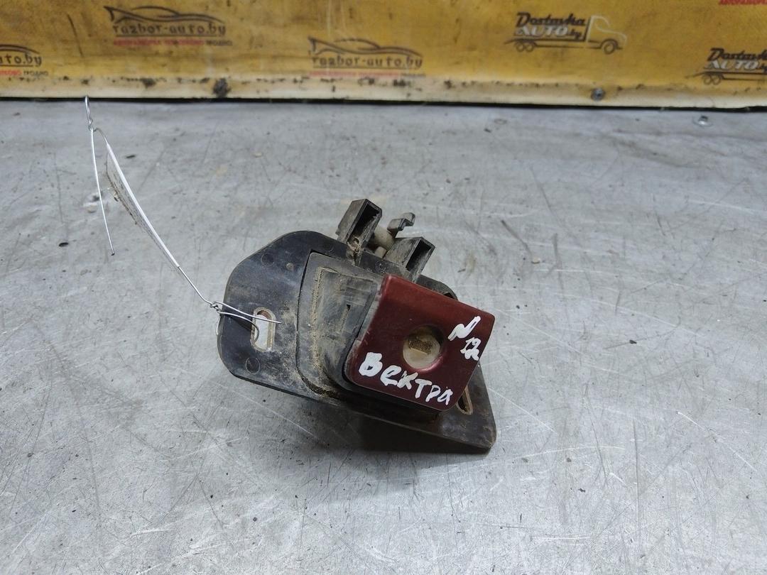 Кнопка открытия багажника 4CYR2Y Opel Vectra