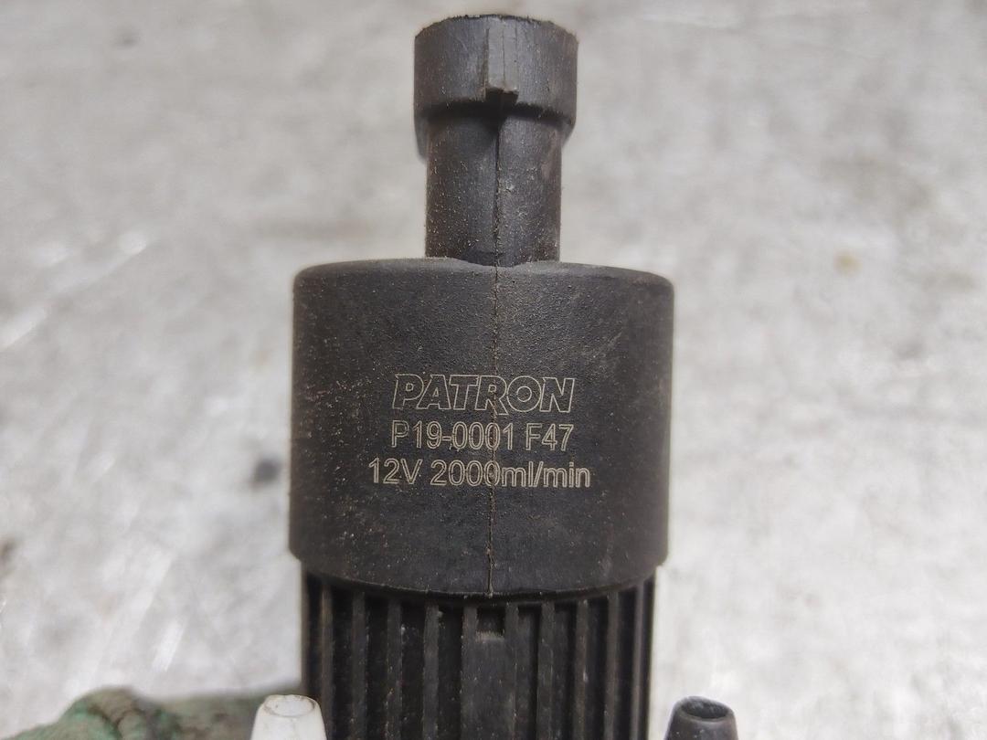 Насос (моторчик) омывателя стекла RM2IQC Renault Espace купить в магазине запчастей бу