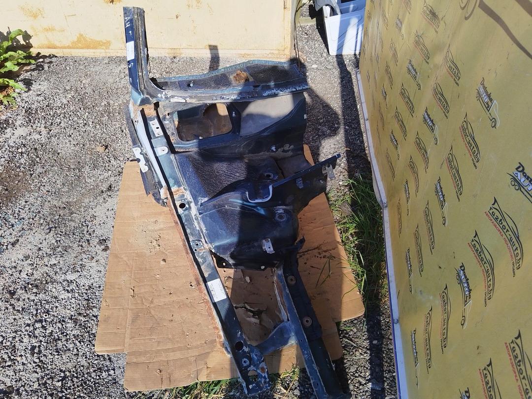 Стойка кузовная передняя правая GSRWVY Audi A4 купить с доставкой. Огромный выбор запчастей и марок авто. У нас есть практически все.