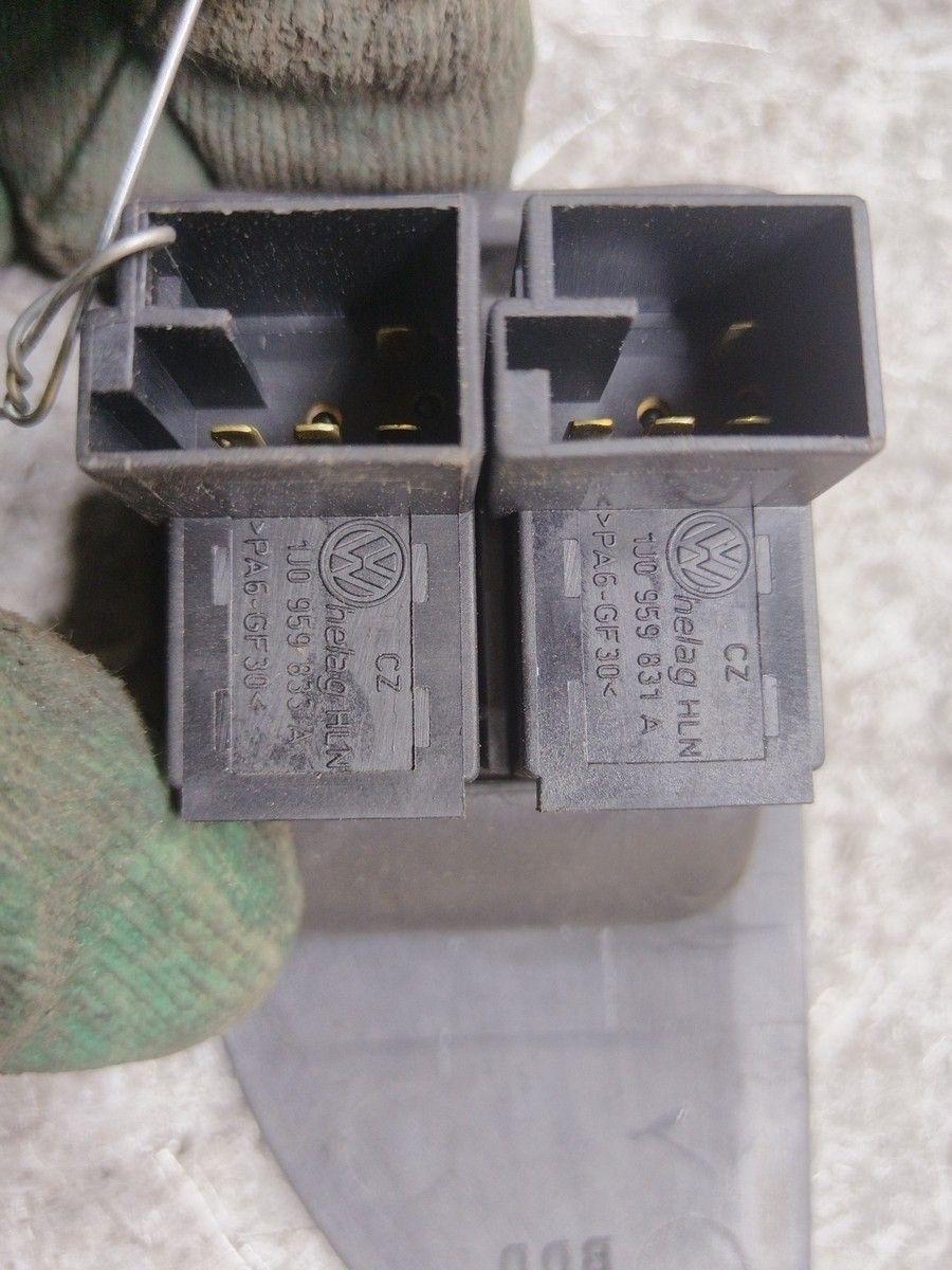 Кнопка открытия багажника BW793N Volkswagen Passat купить в магазине запчастей бу