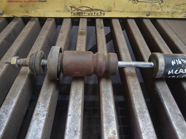 Амортизатор передний правый IL9H2Y Mercedes C W202 - Фото 7