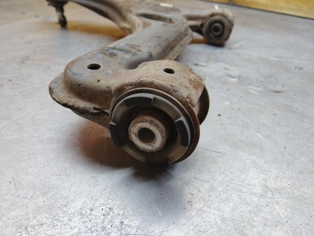 Рычаг передний правый UZL3FA Opel Astra купить на авторазборке