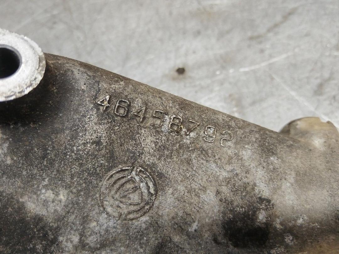 Кронштейн двигателя B26IXM Alfa Romeo 147 - Фото 2