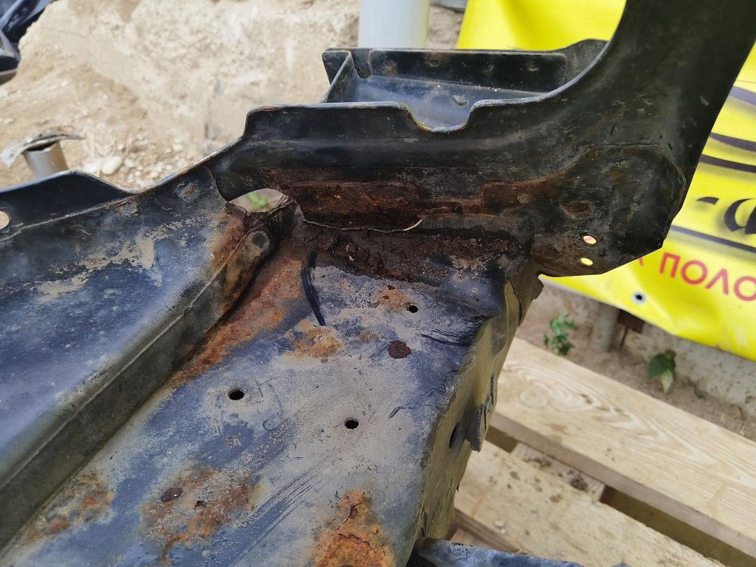 Передняя панель крепления облицовки (телевизор) M0T2J6 Opel Zafira undefined