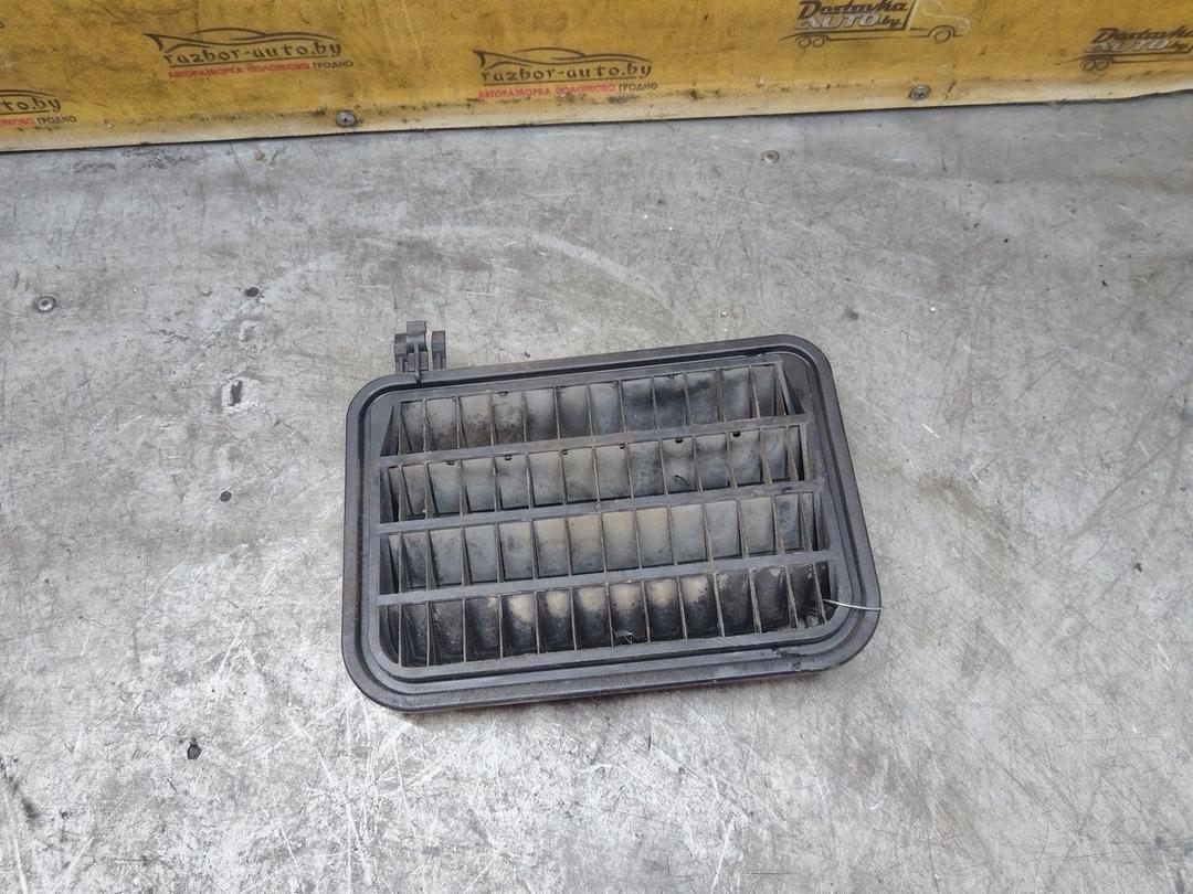 Решетка вентиляции кузова RI5N84 Mercedes C W202 купить с доставкой